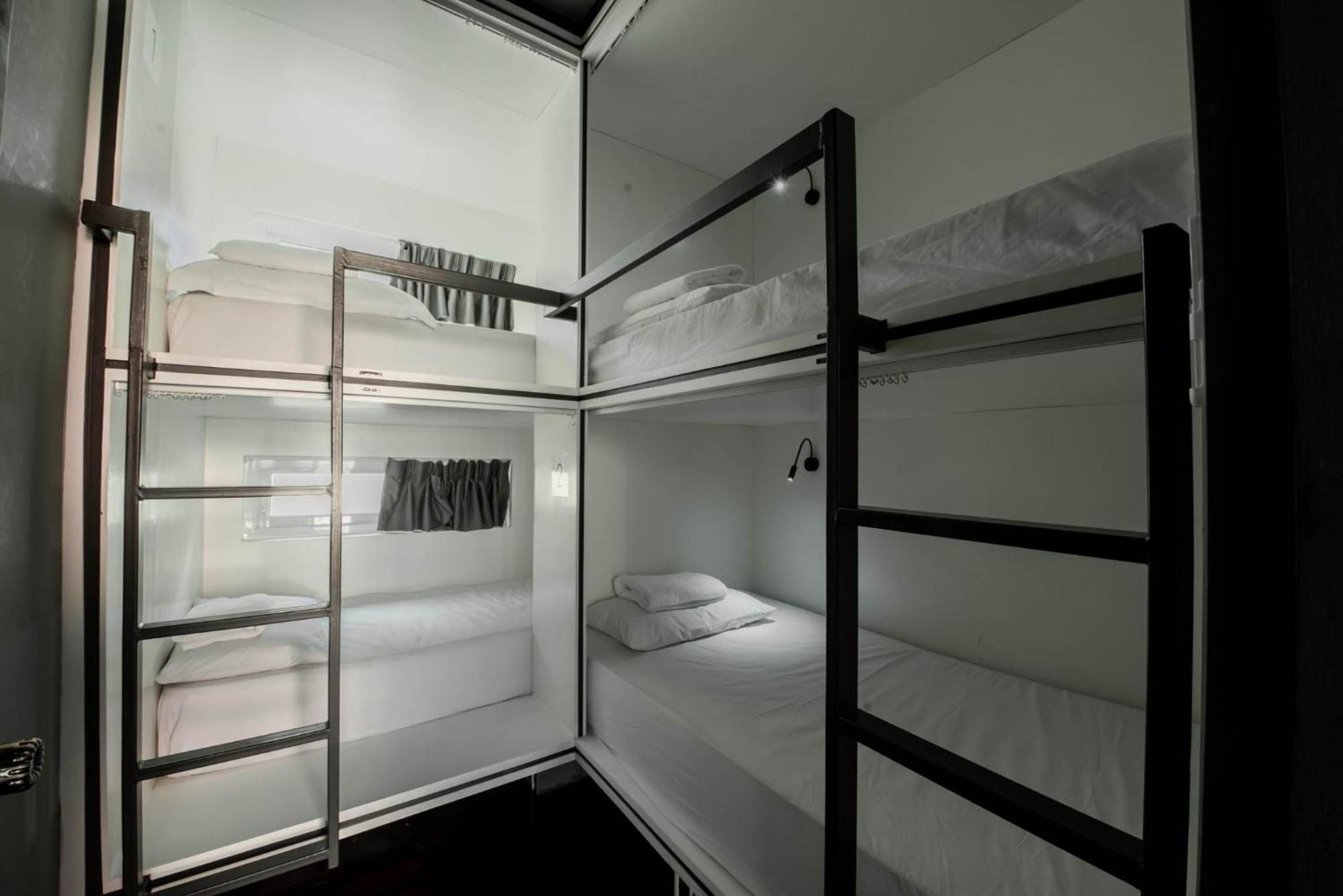 Mascotte Hostel Silom กรุงเทพมหานคร ภายนอก รูปภาพ
