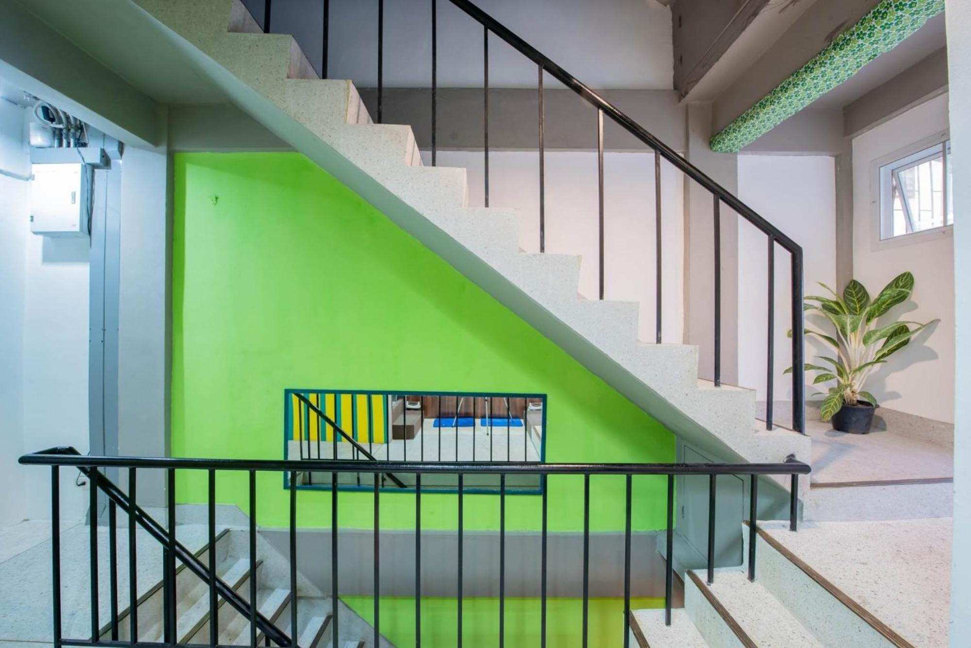 Mascotte Hostel Silom กรุงเทพมหานคร ภายนอก รูปภาพ