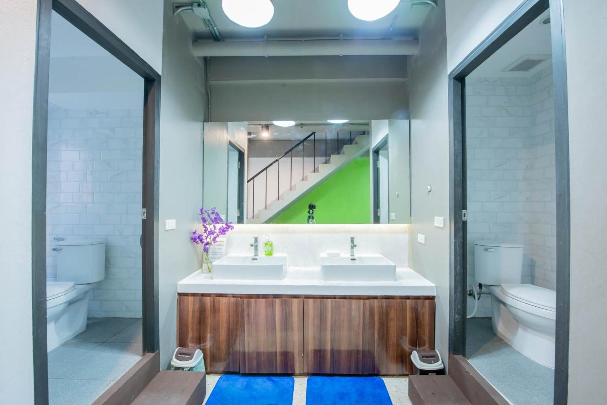 Mascotte Hostel Silom กรุงเทพมหานคร ภายนอก รูปภาพ