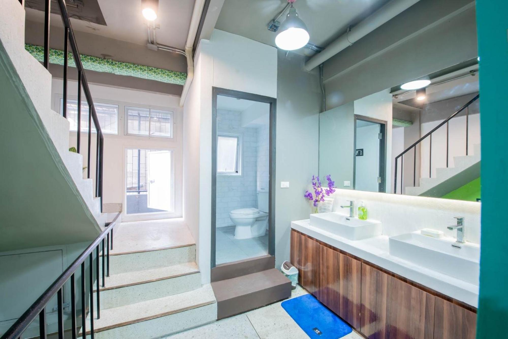 Mascotte Hostel Silom กรุงเทพมหานคร ภายนอก รูปภาพ